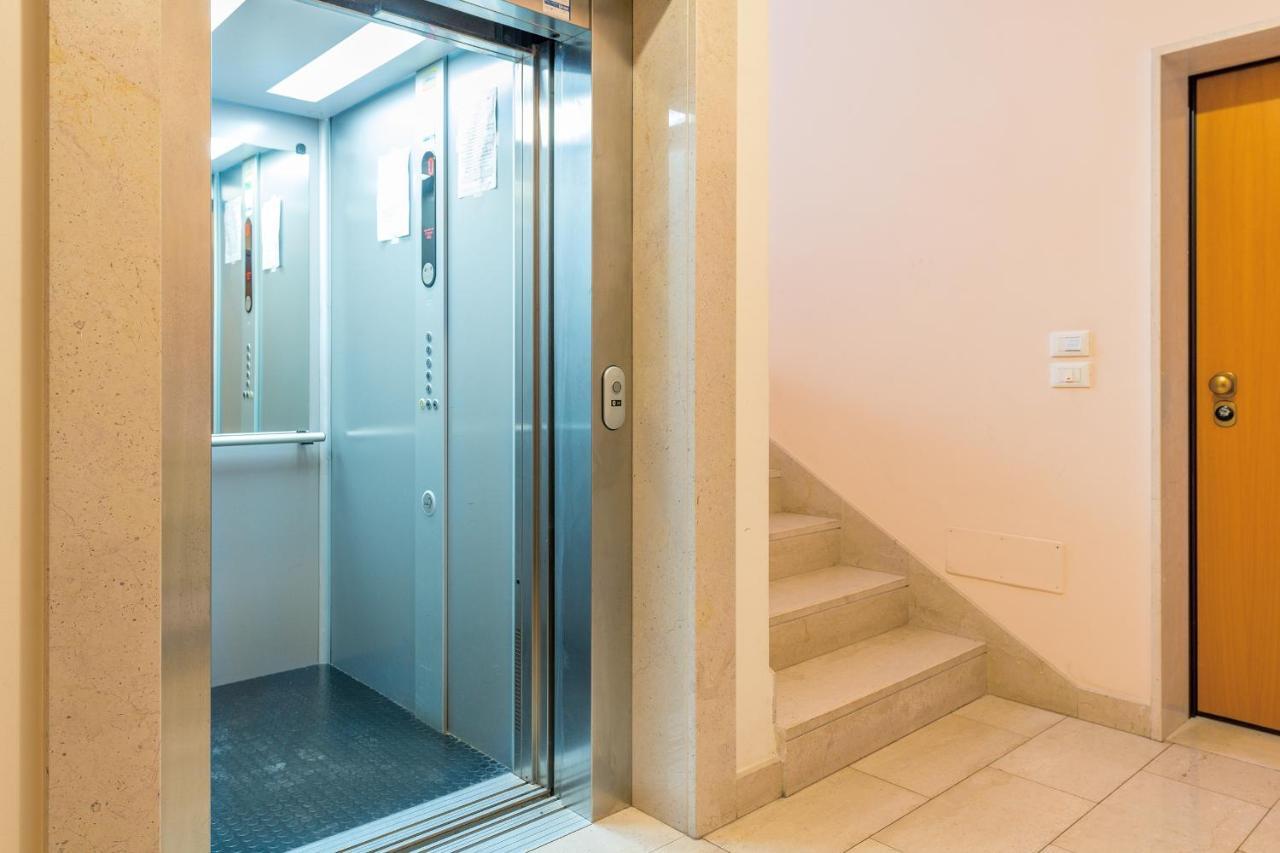 Goodstay Archimede Apartment Lecce Bagian luar foto