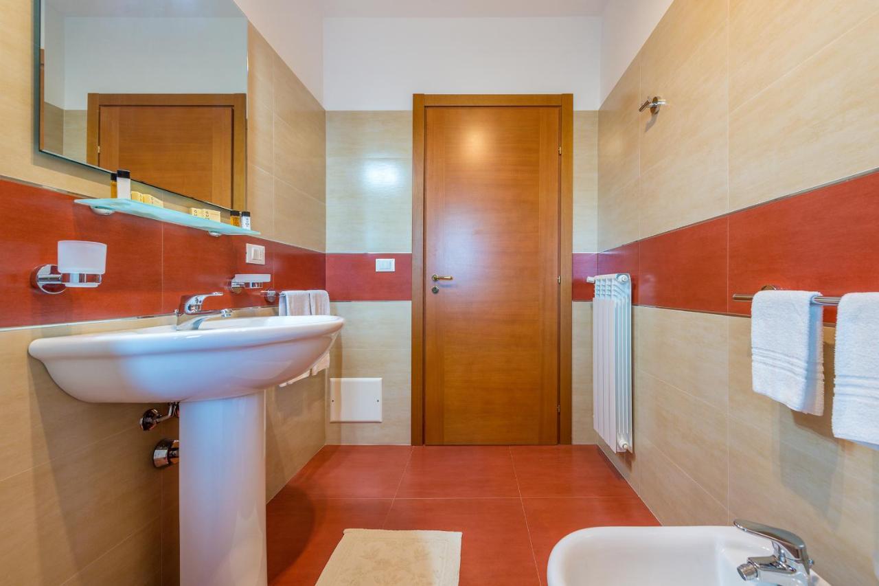 Goodstay Archimede Apartment Lecce Bagian luar foto